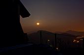 Al tramonto e in notturna di luna piena sul Pizzo Cerro e il Castel Regina il 28 aprile 2010 - FOTOGALLERY